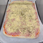 Pizza abans de coure