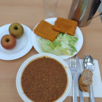 Llenties amb brou i llibret de pernil dolç i formatge