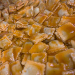 Menú triat per 6è: raviolis de carn amb tomàquet i fingers de pollastre